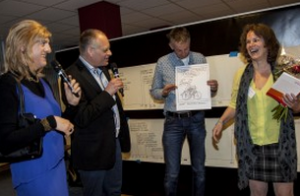 Cartoonist Auke Herrema van Het Bouwteam bij symposium aanpak Multiprobleemgezinnen gemeente Amsterdam